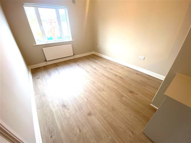 Photo 15 of 26 — Woodstown Rise, Ballycullen, Knocklyon, Dublin 16