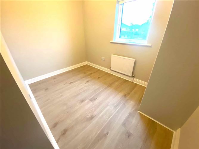 Photo 17 of 26 — Woodstown Rise, Ballycullen, Knocklyon, Dublin 16