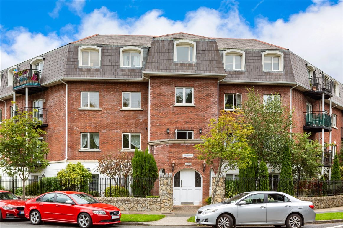 101 Castle Court, Kilgobbin Wood, Sandyford, Dublin 18
