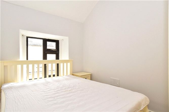 8 McDonagh Terrace, Woodquay, Galway