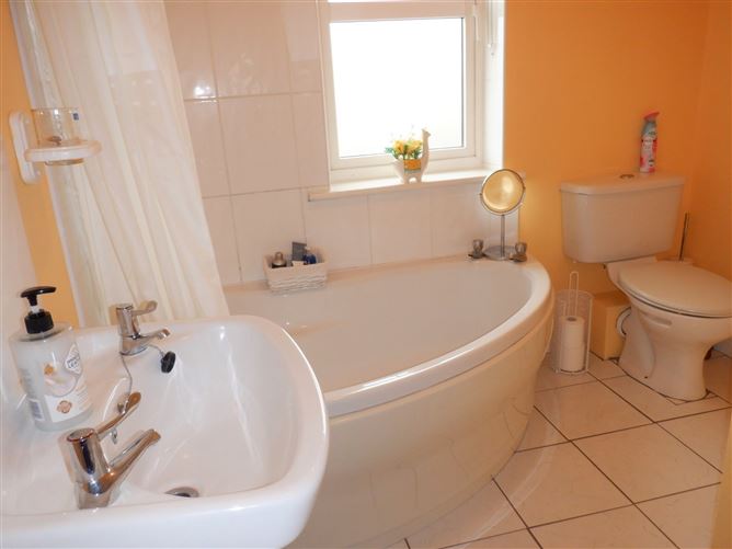 19 Cois Tobair, Dromahane, Co. Cork