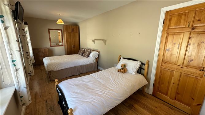 Oakville, Norwood Grove, Cobh, Co Cork , Cobh, Cork