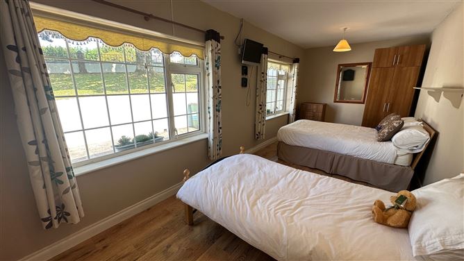 Oakville, Norwood Grove, Cobh, Co Cork , Cobh, Cork