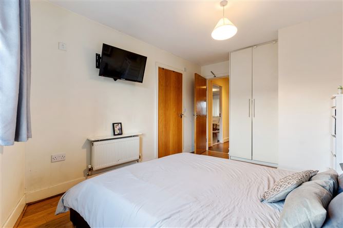 105 Cathedral Court, Block 100, Cathedral Court, New Street South