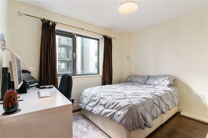 105 Cathedral Court, Block 100, Cathedral Court, New Street South