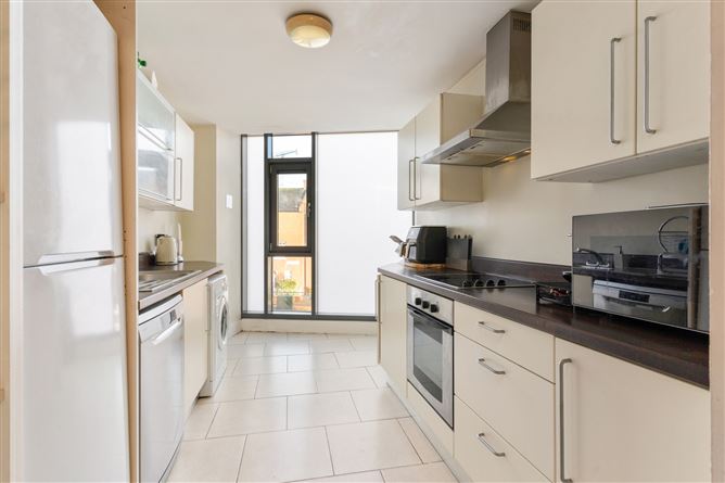 105 Cathedral Court, Block 100, Cathedral Court, New Street South