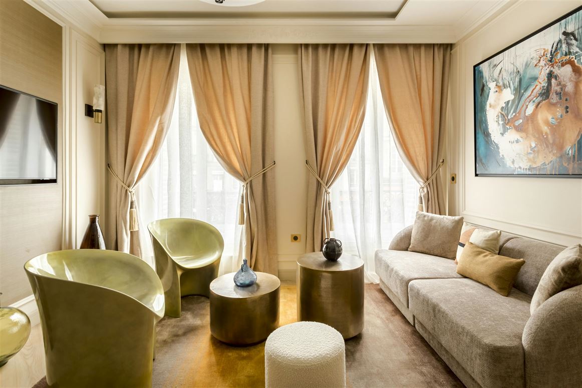 Glittering Pearl,Paris,Île-de-France,France