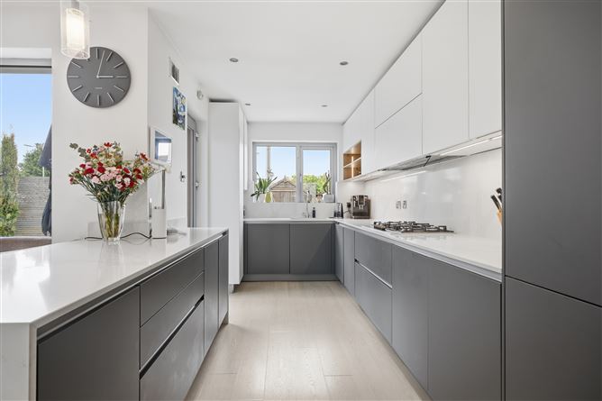 https://photos-a.propertyimages.ie/media/2/5/6/5004652/0ecd1330-88b3-4031-a61b-6196a742ec27_l.jpg