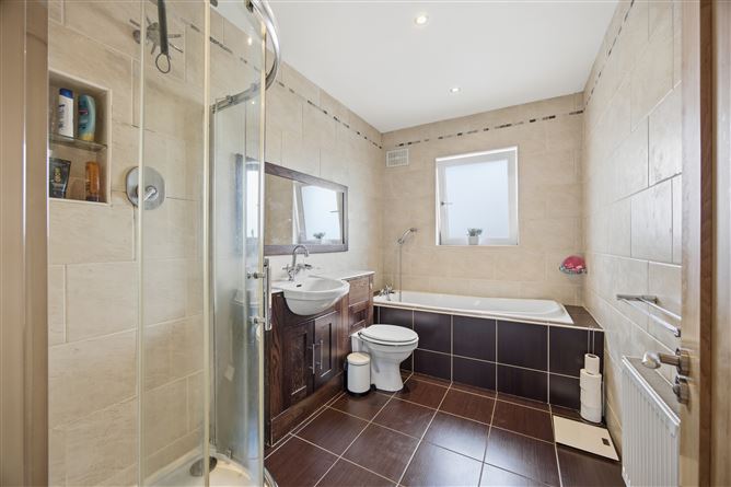 https://photos-a.propertyimages.ie/media/2/5/6/5004652/0ecd1330-88b3-4031-a61b-6196a742ec27_l.jpg