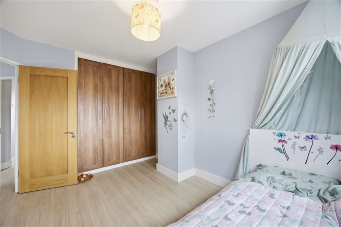 https://photos-a.propertyimages.ie/media/2/5/6/5004652/0ecd1330-88b3-4031-a61b-6196a742ec27_l.jpg