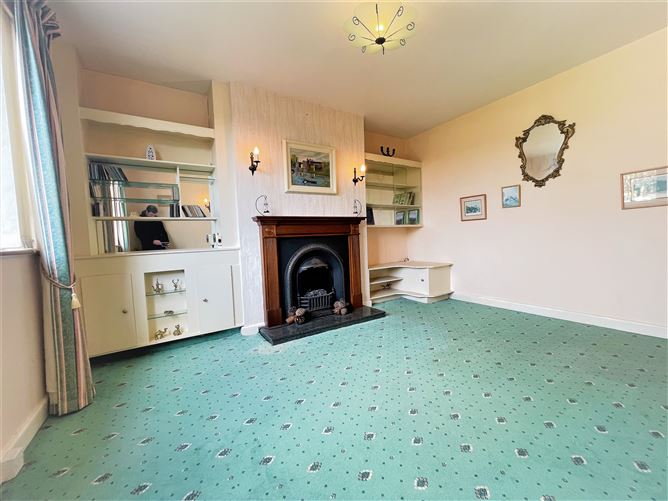 Valentia, 3 Merval Crescent,, Ennis Road, Limerick