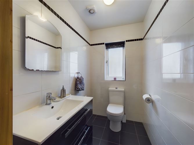 5 Carmen Lawn, Belmont, Rochestown, Cork