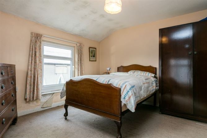 11 Rowe Street Lower, Wexford Town, Wexford
