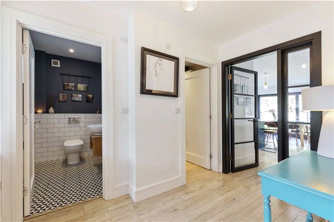 https://photos-a.propertyimages.ie/media/2/5/7/4928752/dbf3ed29-ddf7-4e40-8418-ddcc74ecddbb_l.jpg