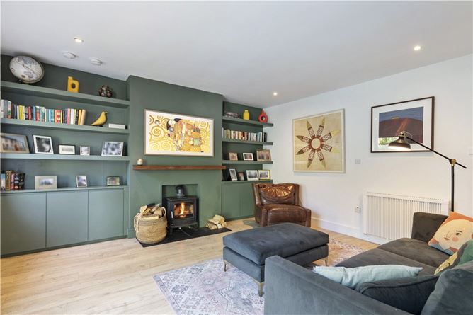https://photos-a.propertyimages.ie/media/2/5/7/4928752/dbf3ed29-ddf7-4e40-8418-ddcc74ecddbb_l.jpg