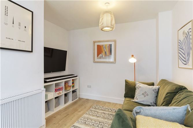 https://photos-a.propertyimages.ie/media/2/5/7/4928752/dbf3ed29-ddf7-4e40-8418-ddcc74ecddbb_l.jpg