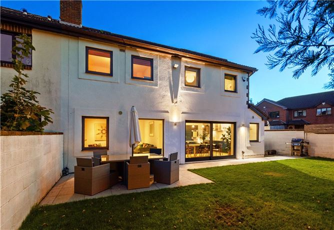 https://photos-a.propertyimages.ie/media/2/5/7/4928752/dbf3ed29-ddf7-4e40-8418-ddcc74ecddbb_l.jpg