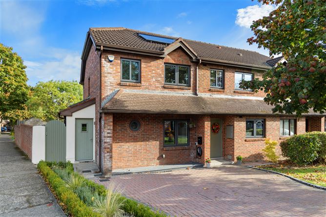 https://photos-a.propertyimages.ie/media/2/5/7/4928752/dbf3ed29-ddf7-4e40-8418-ddcc74ecddbb_l.jpg