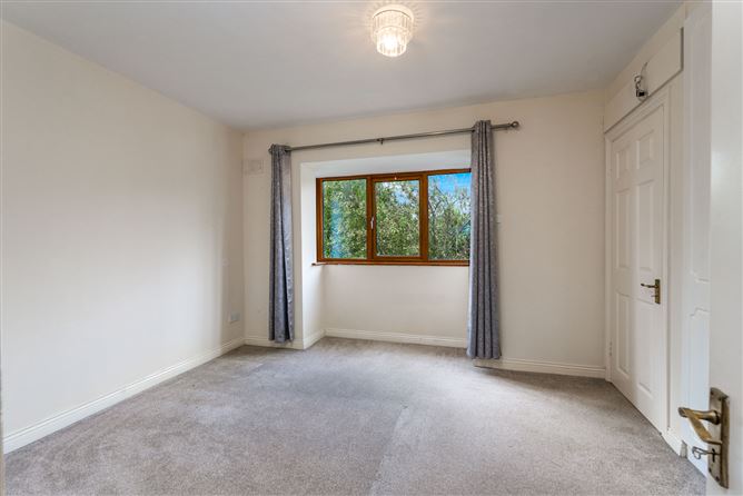 8 Glenbourne Road, Leopardstown Valley, Leopardstown, Dublin 18