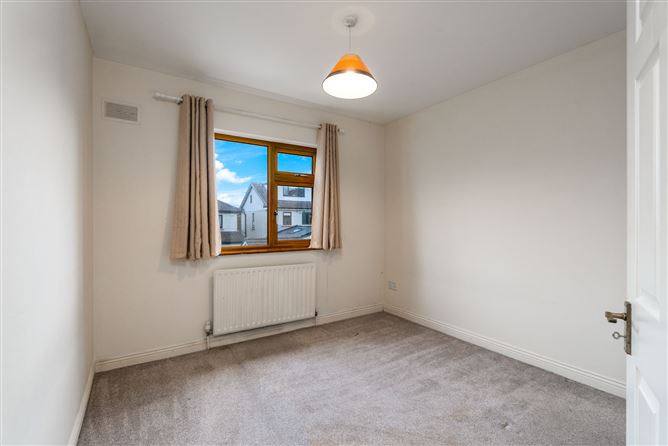8 Glenbourne Road, Leopardstown Valley, Leopardstown, Dublin 18
