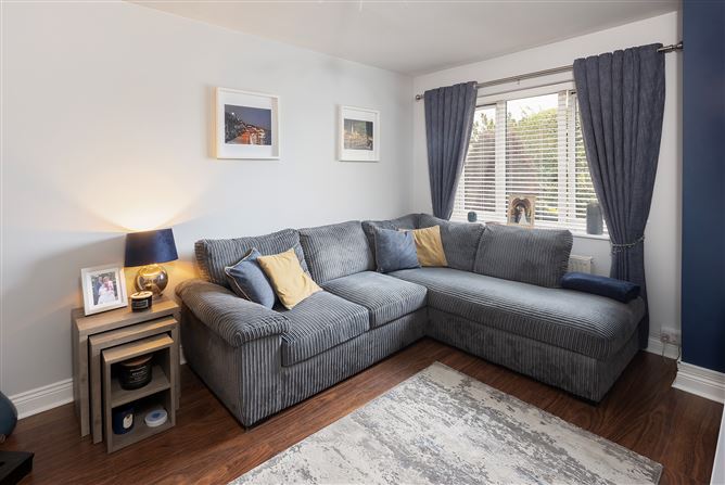 12 College Lawn, College Manor, Cobh, Cork