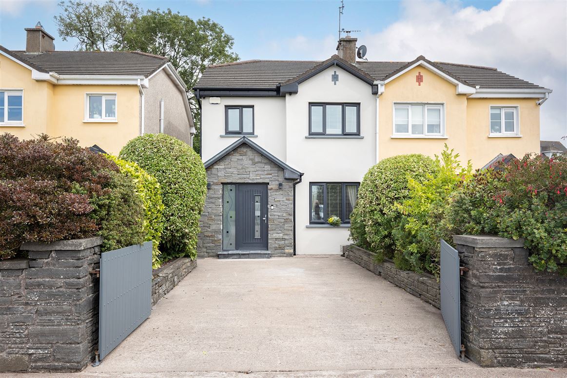 12 College Lawn, College Manor, Cobh, Cork