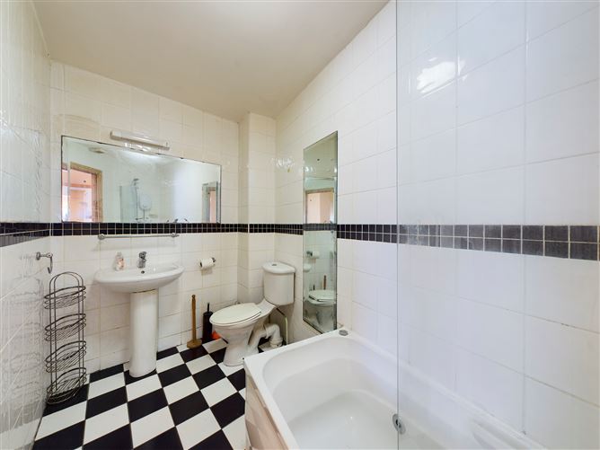 5 Radharc an Chlair, Salthill, Galway