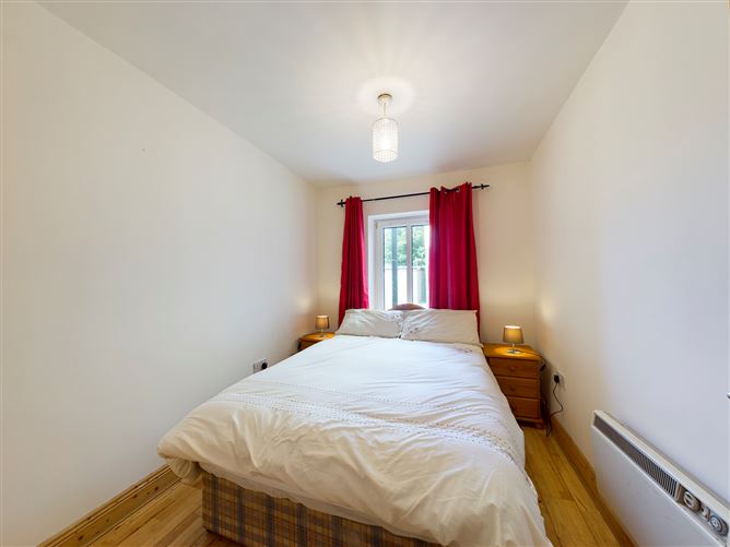 5 Radharc an Chlair, Salthill, Galway