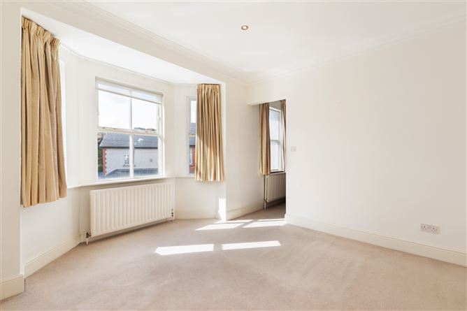 6 Oaklands Park , Sandymount, Dublin 4