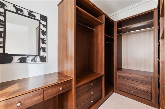 6 Oaklands Park , Sandymount, Dublin 4