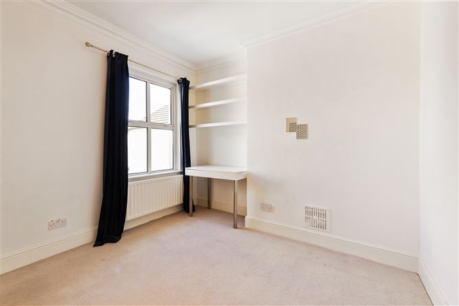 6 Oaklands Park , Sandymount, Dublin 4