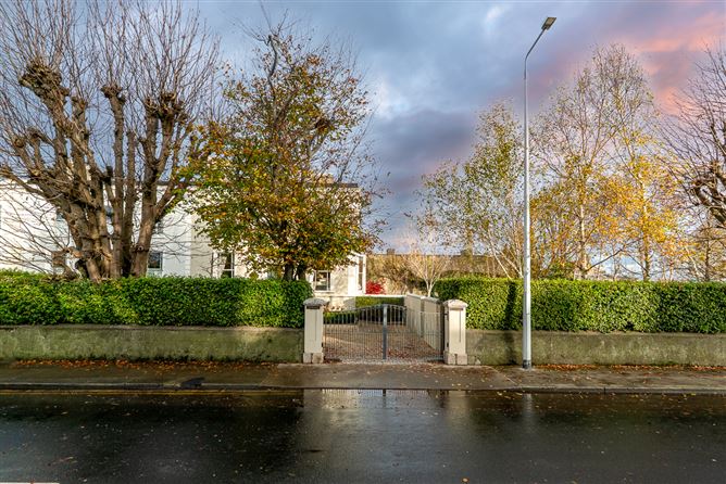 Cambridge House, 31 Sandycove Road, Sandycove, County Dublin