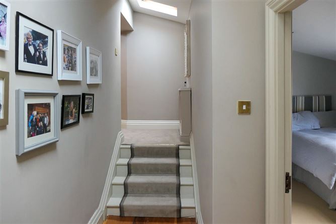 Cambridge House, 31 Sandycove Road, Sandycove, County Dublin