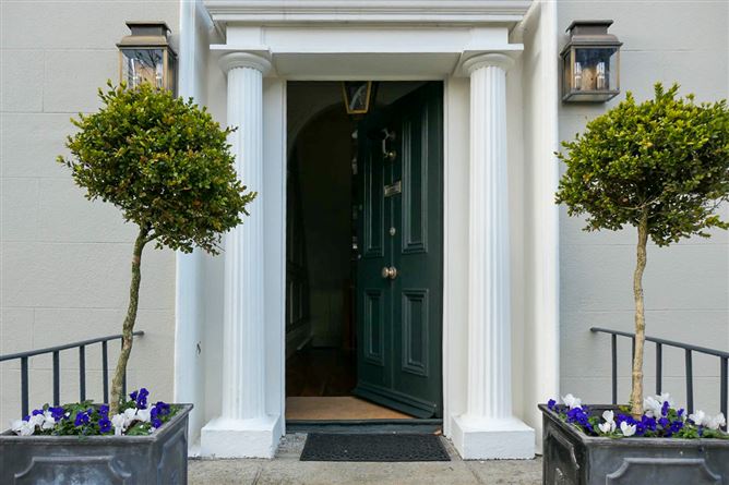 Cambridge House, 31 Sandycove Road, Sandycove, County Dublin