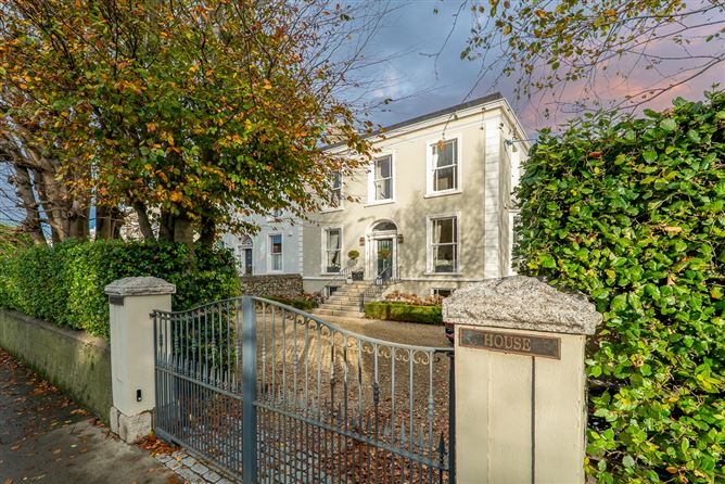 Cambridge House, 31 Sandycove Road, Sandycove, County Dublin