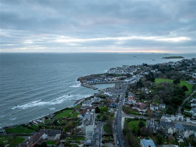 Cambridge House, 31 Sandycove Road, Sandycove, County Dublin