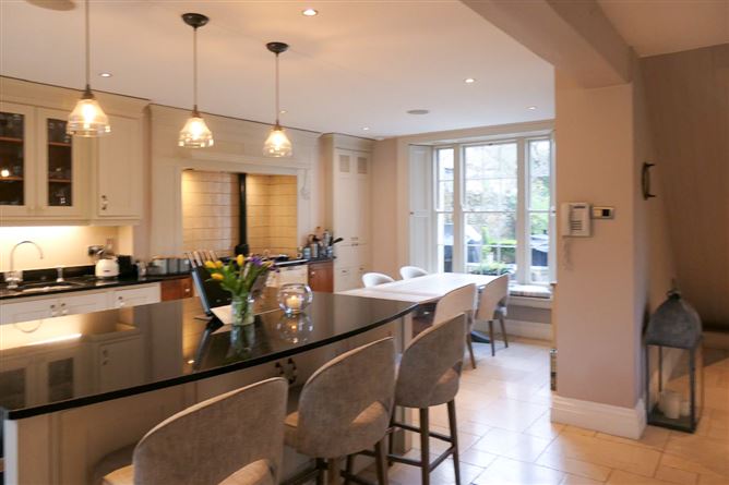 Cambridge House, 31 Sandycove Road, Sandycove, County Dublin