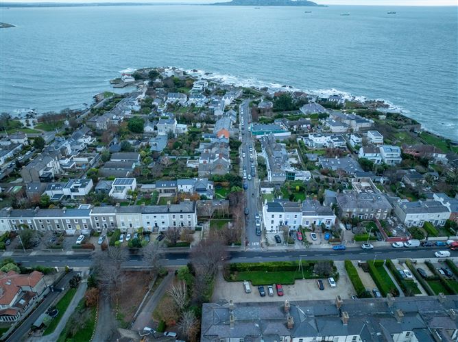 Cambridge House, 31 Sandycove Road, Sandycove, County Dublin