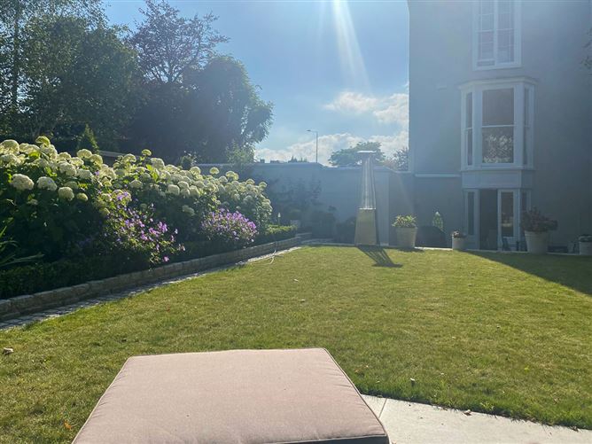 Cambridge House, 31 Sandycove Road, Sandycove, County Dublin