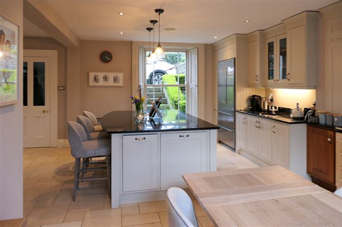 Cambridge House, 31 Sandycove Road, Sandycove, County Dublin