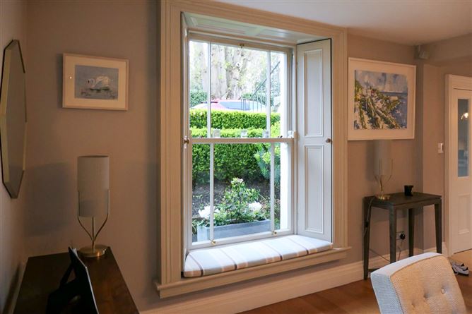 Cambridge House, 31 Sandycove Road, Sandycove, County Dublin