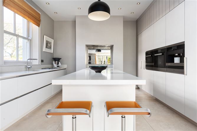 https://photos-a.propertyimages.ie/media/2/6/0/4997062/d7e38fc3-e99d-4a94-ad49-d6c2c70412a6_l.jpg