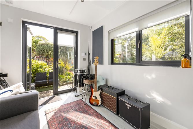 https://photos-a.propertyimages.ie/media/2/6/0/4997062/d7e38fc3-e99d-4a94-ad49-d6c2c70412a6_l.jpg