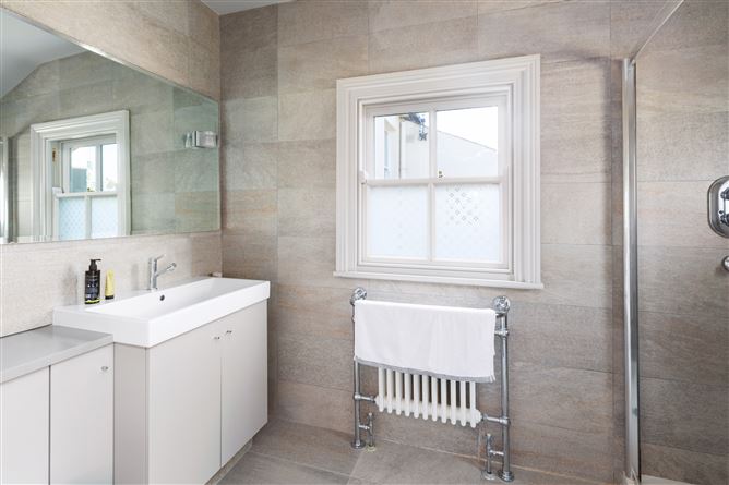 https://photos-a.propertyimages.ie/media/2/6/0/4997062/d7e38fc3-e99d-4a94-ad49-d6c2c70412a6_l.jpg