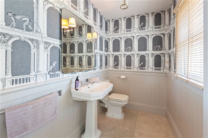 https://photos-a.propertyimages.ie/media/2/6/0/4997062/d7e38fc3-e99d-4a94-ad49-d6c2c70412a6_l.jpg