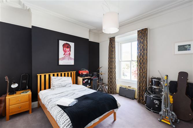 https://photos-a.propertyimages.ie/media/2/6/0/4997062/d7e38fc3-e99d-4a94-ad49-d6c2c70412a6_l.jpg