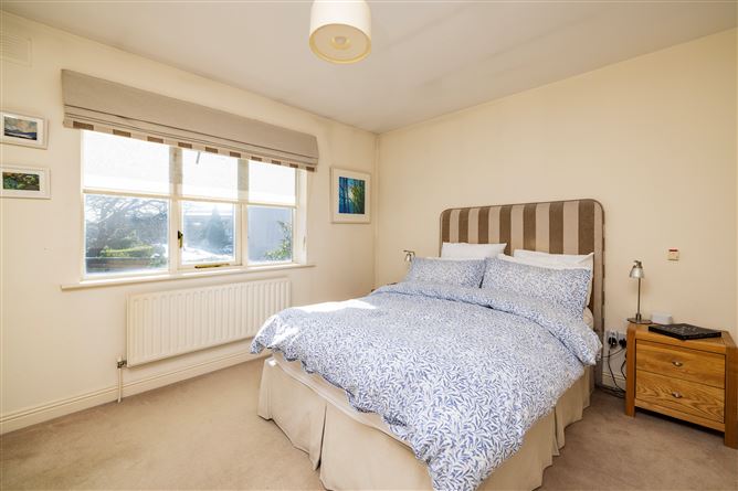 18 Camberley Oaks, Churchtown, Dublin 14