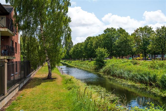 63 Grand Canal View, James's Walk, Dublin