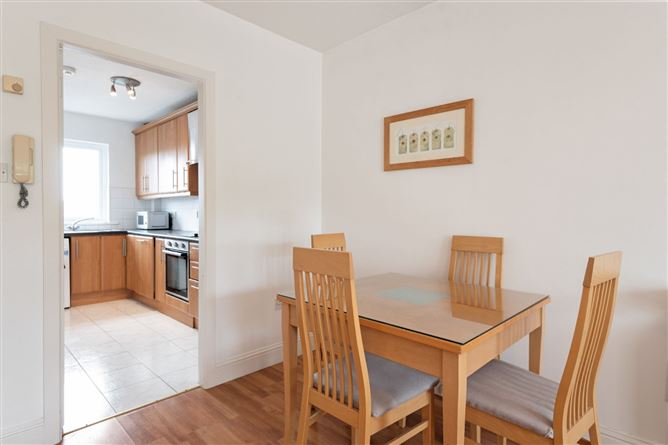63 Grand Canal View, James's Walk, Dublin