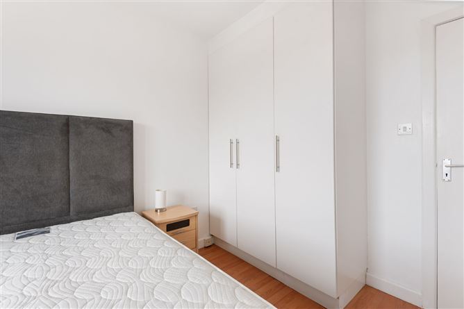 63 Grand Canal View, James's Walk, Dublin